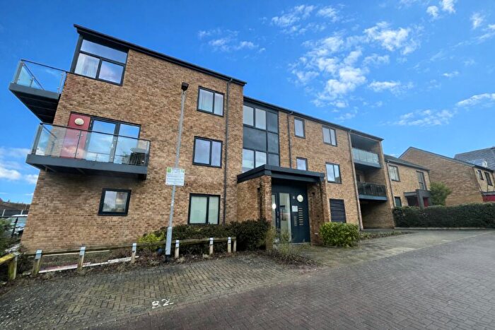 2 Bedroom Flat For Sale In Flat, Gores Court, Goodwin Way, Romford, RM3