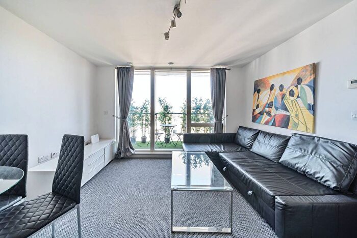 1 Bedroom Flat To Rent In Great West Quarter, Brentford, TW8