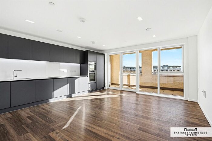 2 Bedroom Flat To Rent In Wheatstone Gardens, Notting Hill, W10