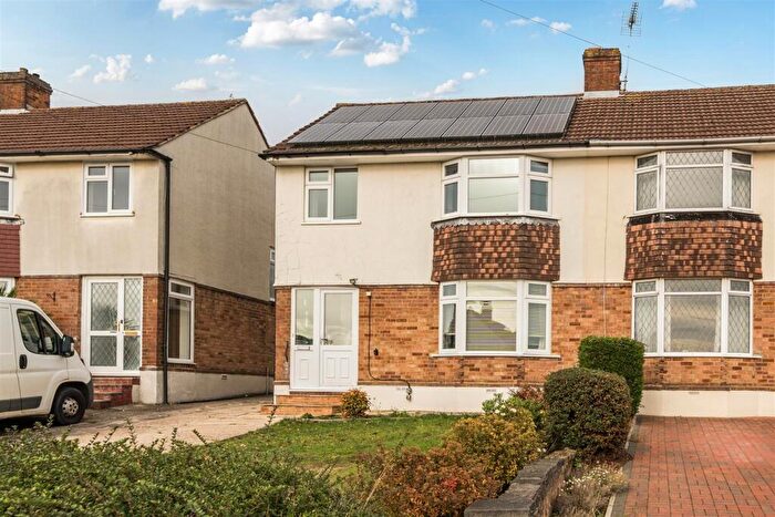 3 Bedroom Semi Detached House For Sale In Tempest Avenue, Potters Bar, EN6