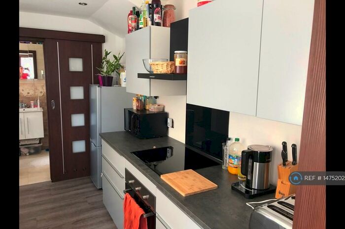 Studio To Rent In Linden Road, Reading, RG2