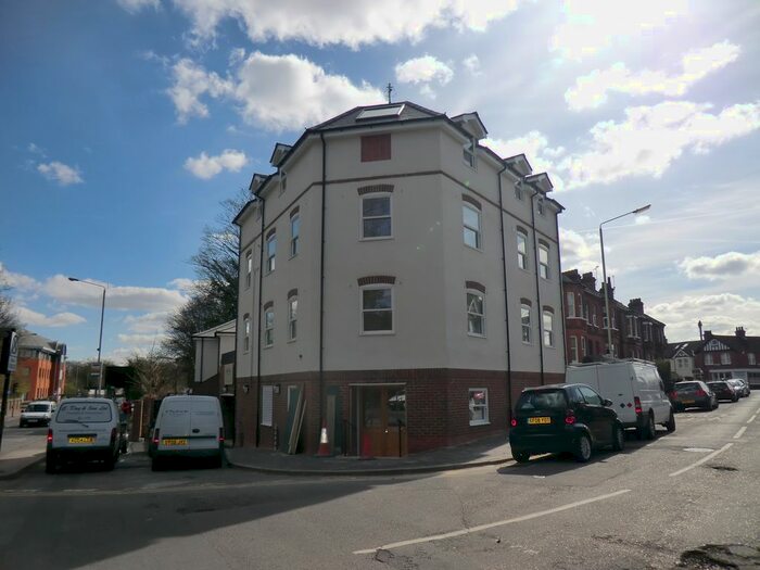 1 Bedroom Flat To Rent In Approach Road, St Albans, AL1