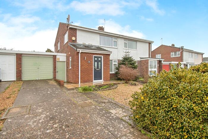 3 Bedroom Semi-Detached House For Sale In Wykeham Close, Poole, Dorset, BH17