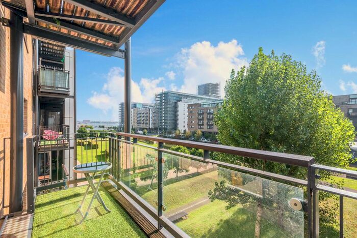 2 Bedroom Apartment To Rent In Hartland House, Ferry Court, CF11