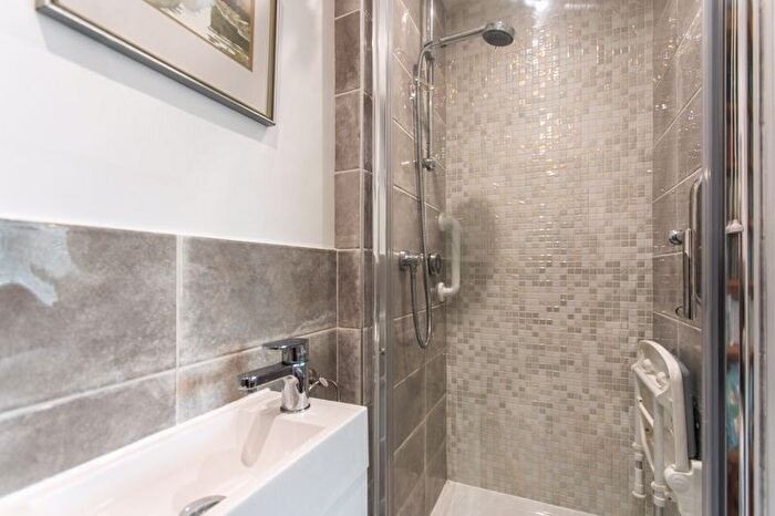 2 Bedroom Detached Bungalow For Sale In The Bungalows, Framfield, TN22