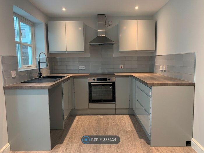 3 Bedroom Terraced House To Rent In Manor Park, Newport, NP10