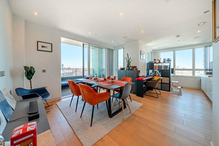 2 Bedroom Flat For Sale In Grant Road, Battersea, London, SW11