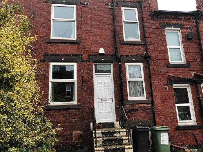2 Bedroom Apartment To Rent In Bankfield Terrace, Burley, Leeds, LS4