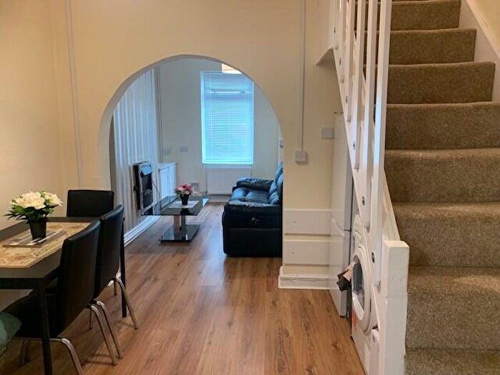 2 Bedroom House To Rent In Kearsley Street, L4