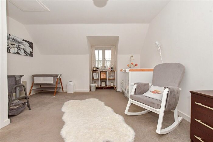 4 Bedroom Semi-Detached House For Sale In Drift Road, Aylesham, Canterbury, Kent, CT3