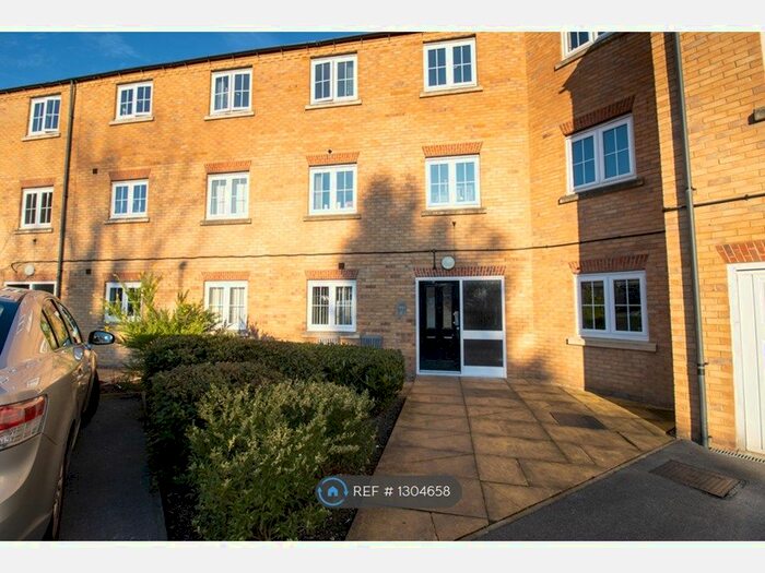 2 Bedroom Flat To Rent In Broadlands View, Pudsey LS28