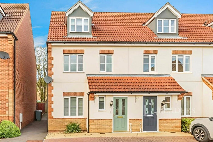 3 Bedroom Semi-Detached House To Rent In Elgar Way, Stamford, PE9