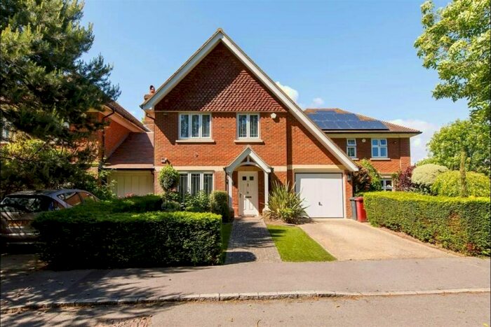 3 Bedroom Terraced House To Rent In Windward Road, Bosham, PO18