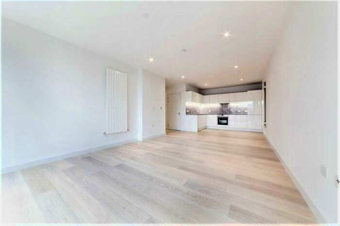 2 Bedroom Flat To Rent In Schooner Road, London, E16