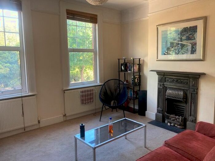 3 Bedroom Maisonette To Rent In Richmond Road, Twickenham, TW1