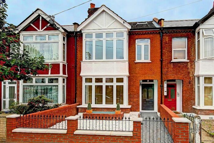 1 Bedroom Flat To Rent In Oxford Avenue, Wimbledon Chase, SW20