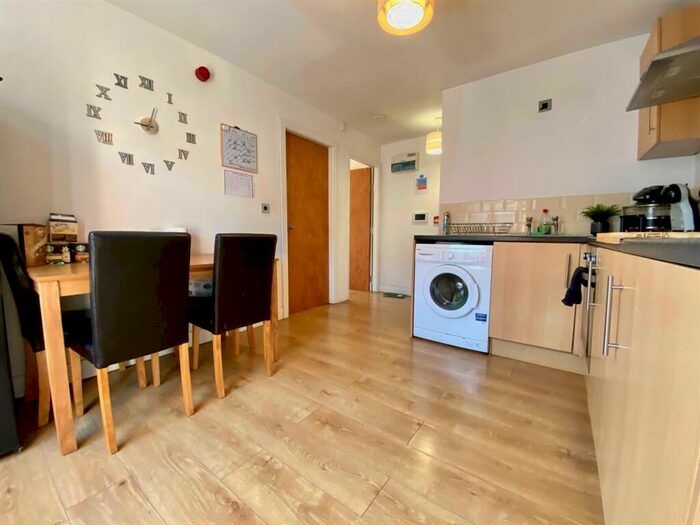 2 Bedroom Apartment To Rent In Bayhall Apartments, Huddersfield, HD1