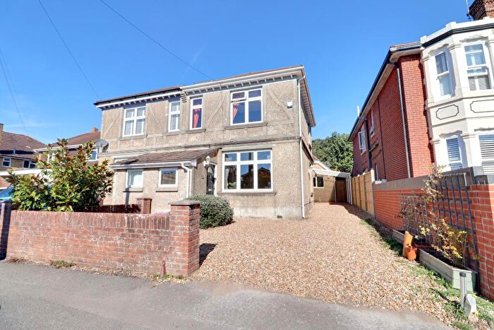 4 Bedroom Semi-Detached House For Sale In Wallis Road, Waterlooville, PO7