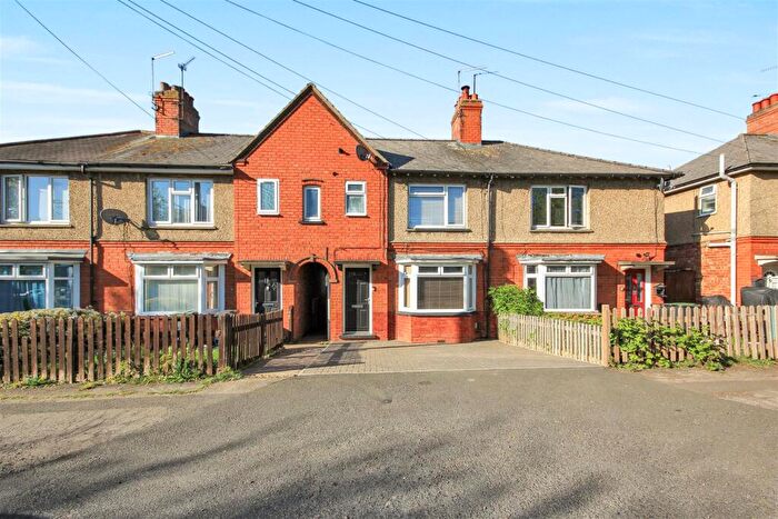 3 Bedroom Terraced House For Sale In , Tennyson Road, Rushden, NN10