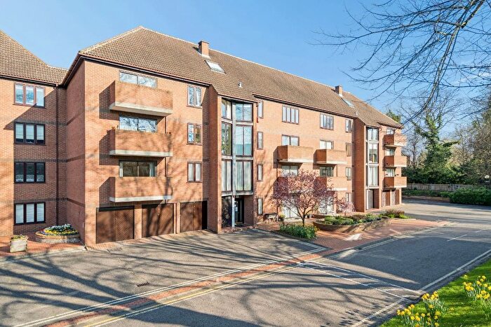 3 Bedroom Flat For Sale In Winslow Close, Eastcote, HA5