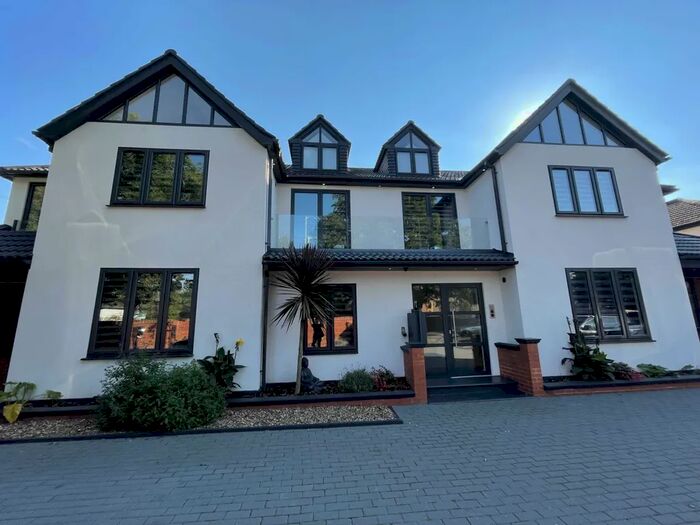 2 Bedroom Flat To Rent In Harefield Road, London, Uxbridge, UB8