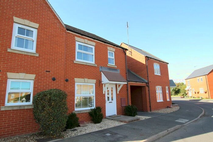 3 Bedroom Semi-Detached House To Rent In Collins Drive, Bloxham, Oxon, OX15