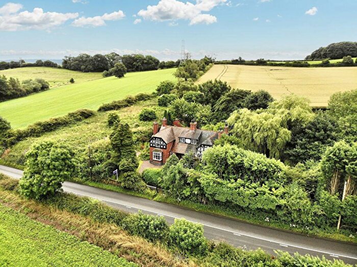 3 Bedroom Semi-Detached House For Sale In Trentham Road, Butterton, ST5