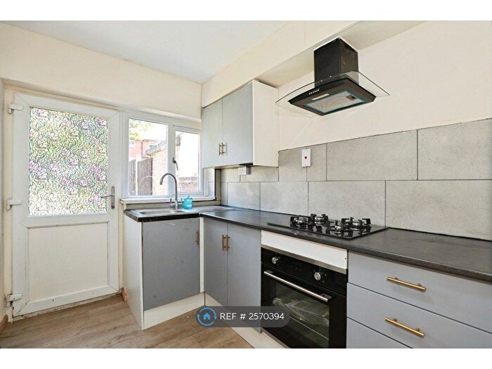 3 Bedroom End Of Terrace House To Rent In Springfields Road, Stoke-On-Trent, ST4