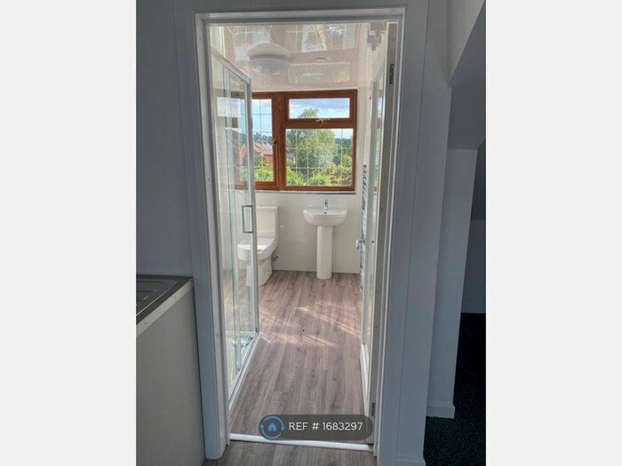 Studio To Rent In Station Road, Newport, NP18