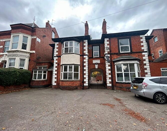 2 Bedroom Flat For Sale In Flat C, Humberstone Road, Leicester, LE5