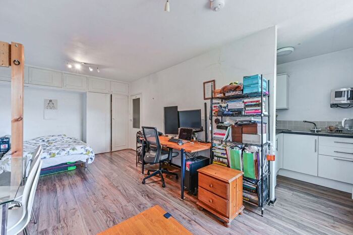 Studio To Rent In Kennington Park Road, Kennington, London, SE11