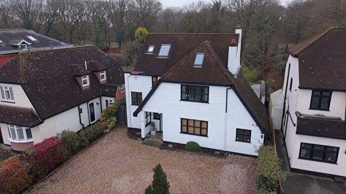 6 Bedroom Detached House For Sale In Woodside, Leigh-On-Sea, SS9