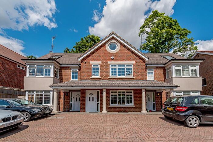 4 Bedroom Terraced House To Rent In The Avenue, Northwood, HA6