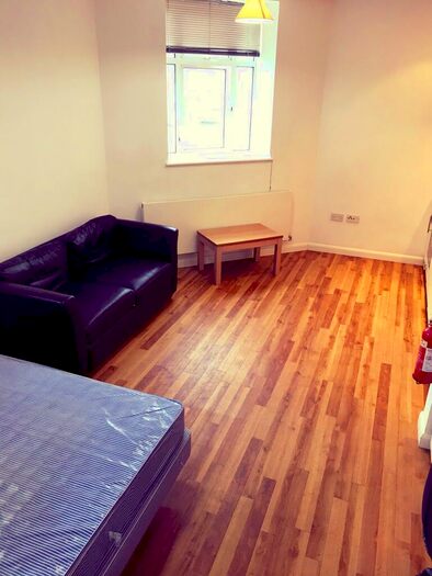 Studio To Rent In The Kingsway, Portland House, City Centre, Swansea, SA1