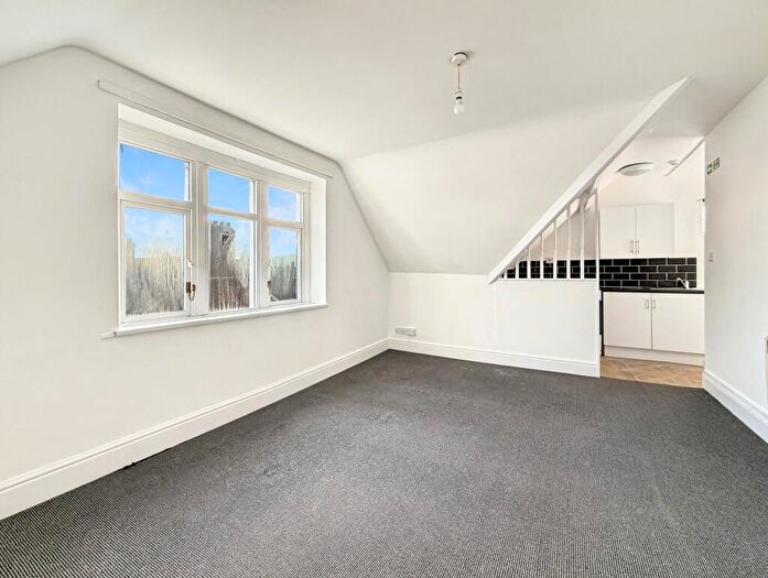 1 Bedroom Flat To Rent In Major Road, Cardiff, CF5