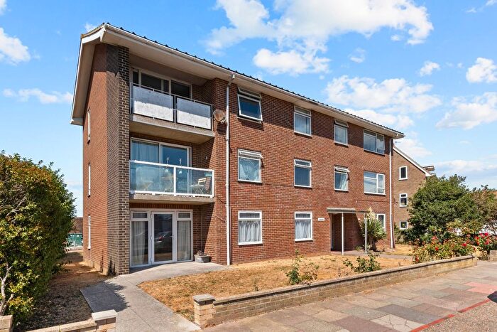 1 Bedroom Flat For Sale In Pebble Lodge, Beach Green, Shoreham-By-Sea, West Sussex, BN43