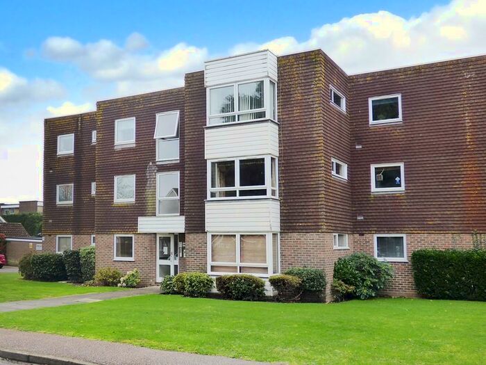 1 Bedroom Flat To Rent In Woodlands Avenue, Rustington, BN16
