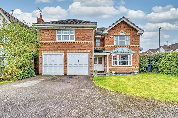 4 Bedroom Detached House For Sale In Meadow Sweet Road, Rushden, NN10