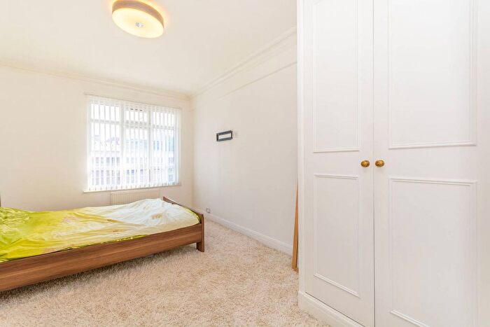 1 Bedroom Flat To Rent In Portsea Place, Hyde Park Estate, London, W2