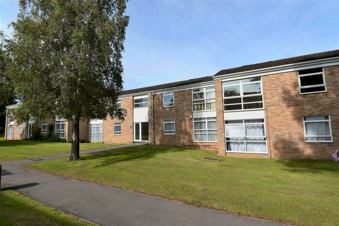 2 Bedroom Flat To Rent In Bloomsbury Court, Moss Lane, Pinner, HA5