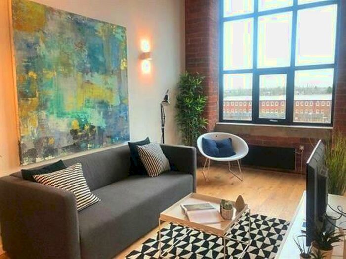 2 Bedroom Apartment To Rent In Elisabeth Mill, Reddish, SK5