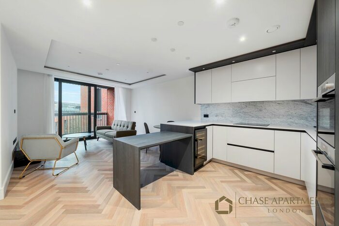 2 Bedroom Flat To Rent In Brigade Court, Borough, SE1