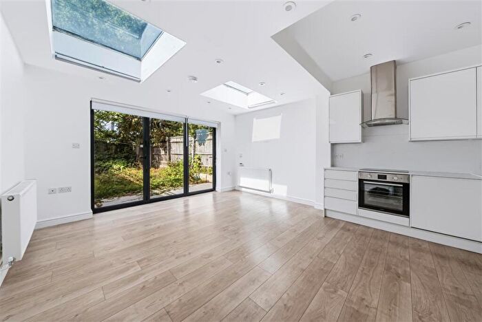 2 Bedroom Flat For Sale In Wells House Road, NW10