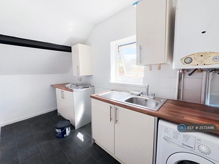 1 Bedroom Flat To Rent In Chepstow Road, Newport, NP19
