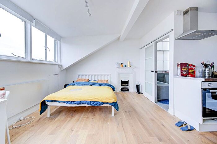 Studio For Sale In Pembridge Square, Notting Hill, London, W2
