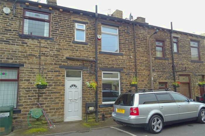 2 Bedroom Terraced House To Rent In Inkerman Street, Bradford, BD4