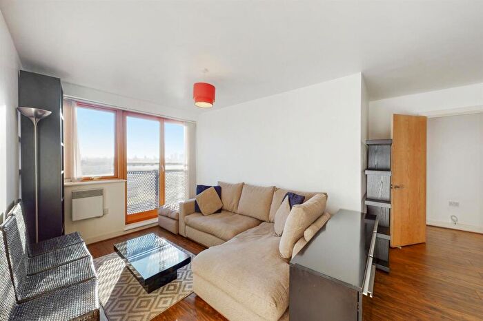 2 Bedroom Apartment To Rent In Leamore Court, Meath Crescent, Bethnal Green, E2