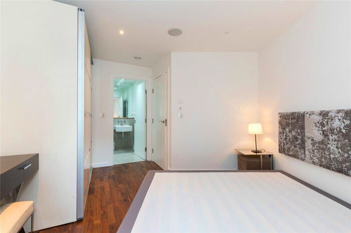 2 Bedroom Flat To Rent In Islington On The Green, A Islington Green, Angel, Islington, London, N1