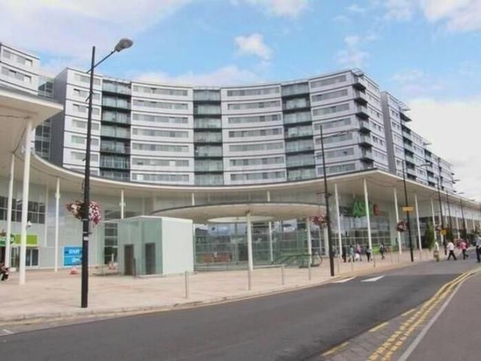 1 Bedroom Flat To Rent In Blenheim Centre, Hounslow, TW3