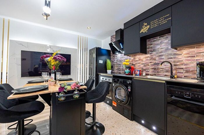 5 Bedroom Semi-Detached House To Rent In Sherlock Street, Fallowfield, Manchester, M14